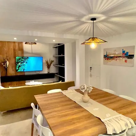 Casa Espectacular Con 3 Habitaciones En Suite De Lujo, 4 Banos, Patio Al Aire Libre Con Jacuzzi Y Ubicacion Perfecta A 3 Cuadras De La Plaza - Bonavista Rentals